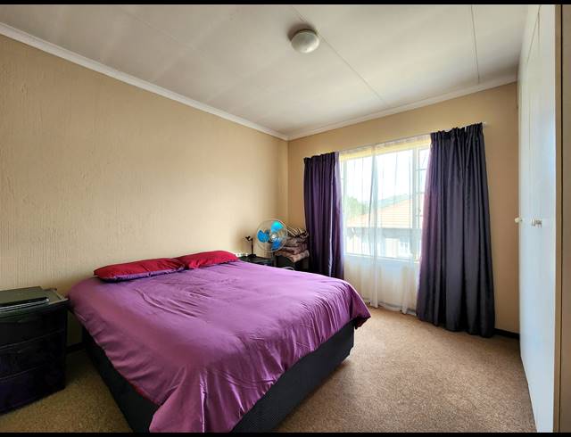 2 BEDROOM APARTMENT FOR SALE IN WILGEHEUWEL